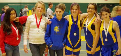 031015girlwrestlers