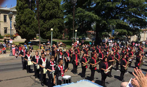 052315paradeclhsband