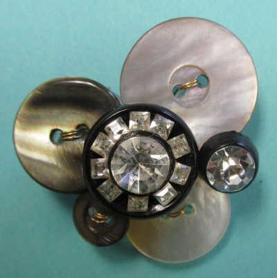 buttonbrooch