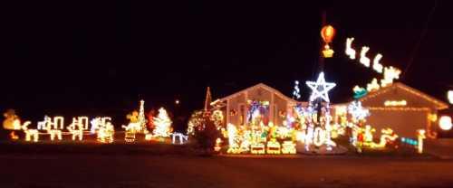 clearlakeoakslightedhouse